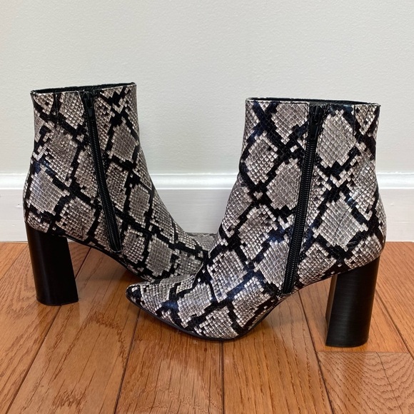 Jeffrey Campbell Raven bootie, snake print size 6.5 - Picture 5 of 10